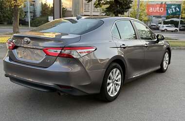 Седан Toyota Camry 2019 в 