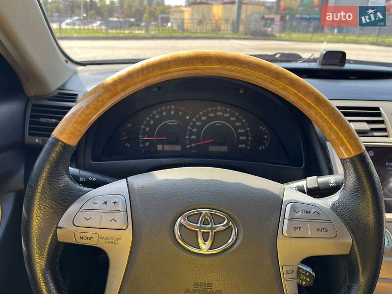 Седан Toyota Camry 2008 в Харькове