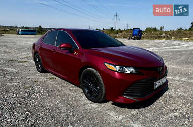 Седан Toyota Camry 2017 в Киеве