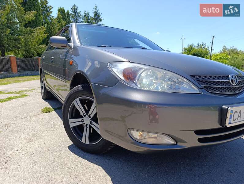 Седан Toyota Camry 2003 в Радехові