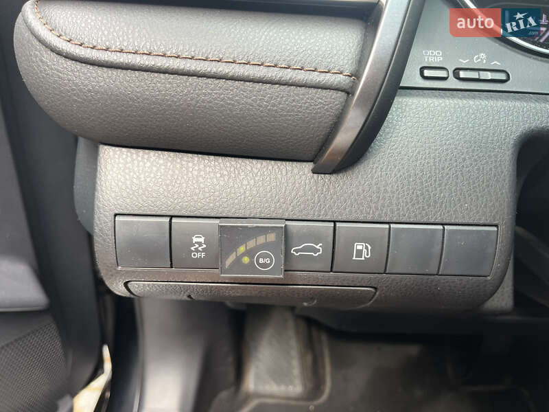 Седан Toyota Camry 2018 в Дніпрі