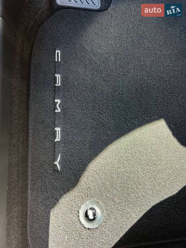 Седан Toyota Camry 2024 в Киеве