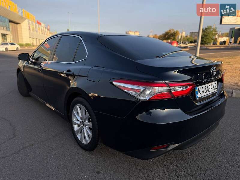 Седан Toyota Camry 2017 в Кривом Роге