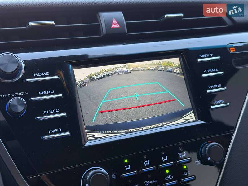 Седан Toyota Camry 2017 в Кривом Роге