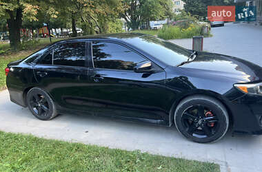 Седан Toyota Camry 2013 в  фото 3 Седан Toyota Camry 2013 в