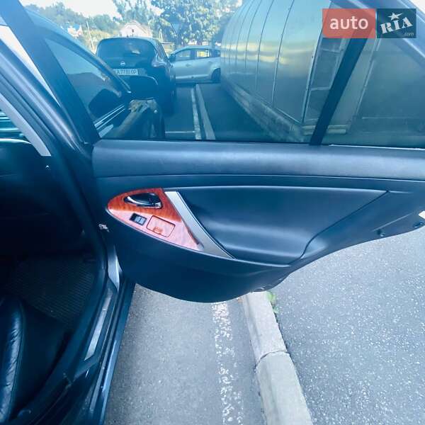 Седан Toyota Camry 2008 в Броварах