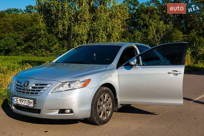 Седан Toyota Camry 2006 в Черновцах