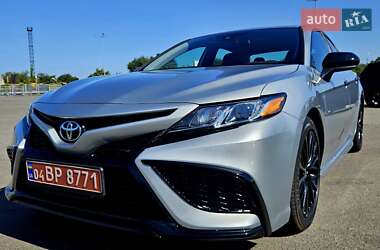 Седан Toyota Camry 2021 в Днепре