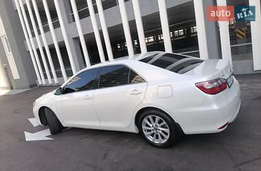 Седан Toyota Camry 2015 в Киеве