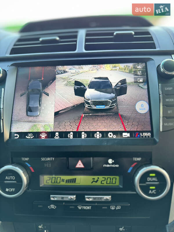 Седан Toyota Camry 2012 в Кривому Розі