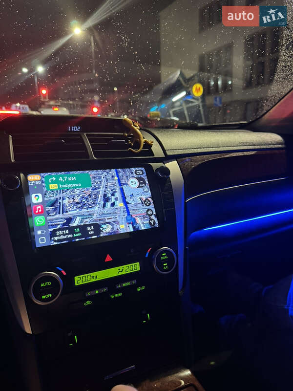 Седан Toyota Camry 2012 в Кривому Розі