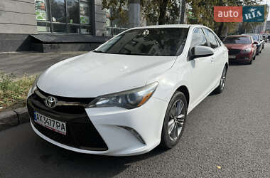 Седан Toyota Camry 2016 в Харкові