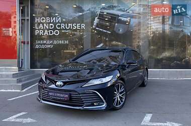 Toyota Camry 2021