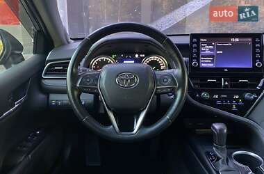 Седан Toyota Camry 2021 в 