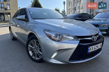 Седан Toyota Camry 2017 в Киеве
