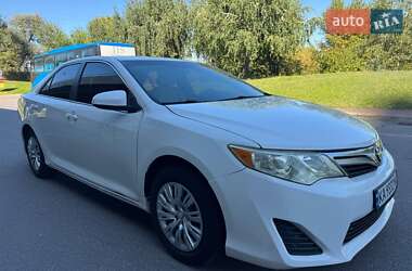 Седан Toyota Camry 2012 в Киеве