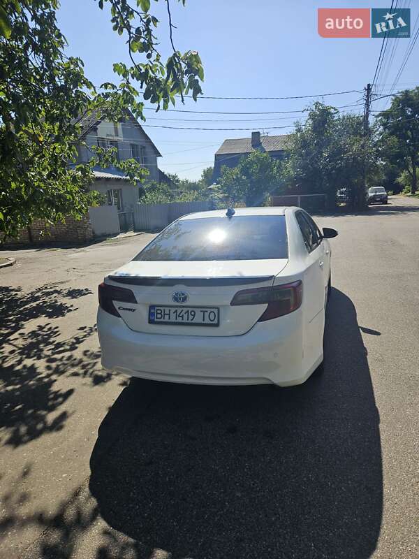 Седан Toyota Camry 2013 в Києві