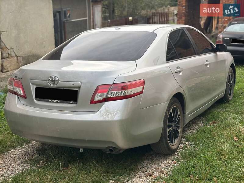 Седан Toyota Camry 2011 в Красной фото 10 Седан Toyota Camry 2011 в Красной