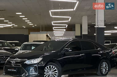 Седан Toyota Camry 2015 в Николаеве