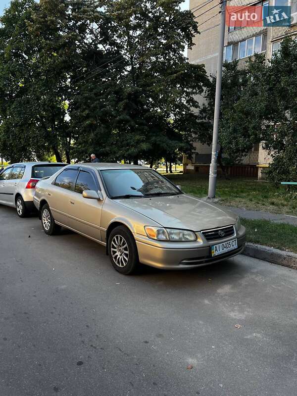 Toyota Camry 2001