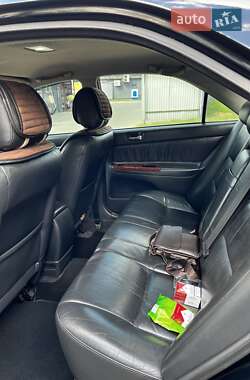 Седан Toyota Camry 2004 в  фото 20 Седан Toyota Camry 2004 в