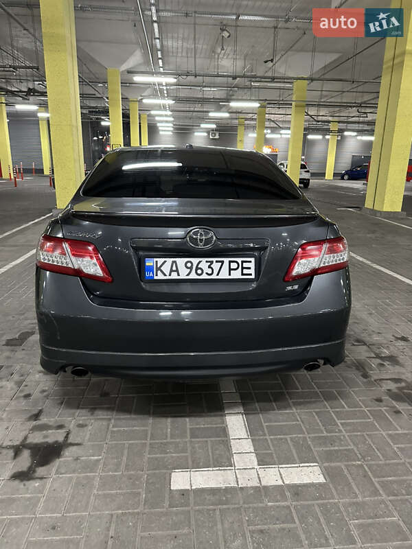 Седан Toyota Camry 2009 в Києві