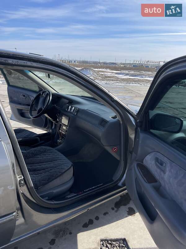 Седан Toyota Camry 1997 в Сараті фото 8 Седан Toyota Camry 1997 в Сараті