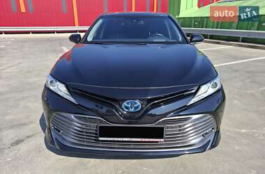 Седан Toyota Camry 2019 в 