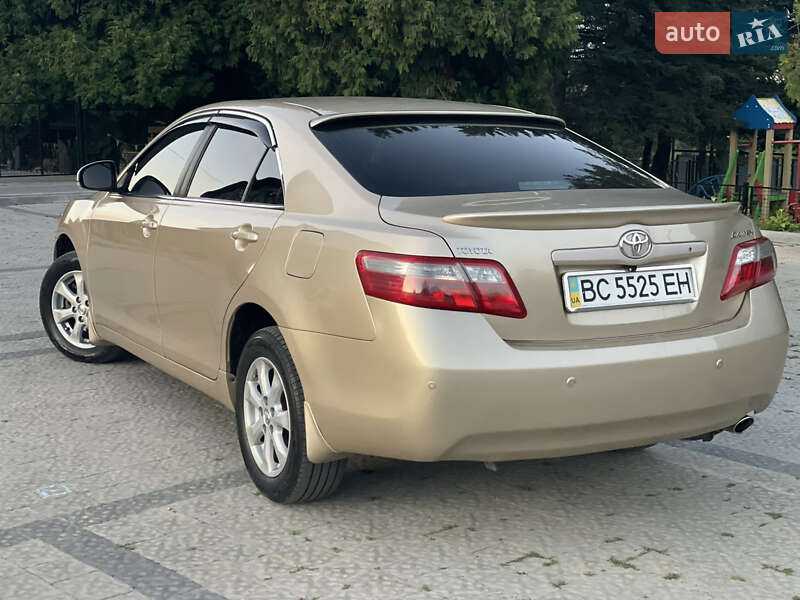 Седан Toyota Camry 2009 в Самборі