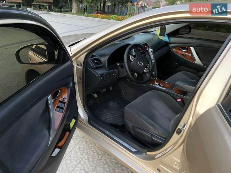 Седан Toyota Camry 2009 в Самборі