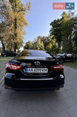 Седан Toyota Camry 2018 в 