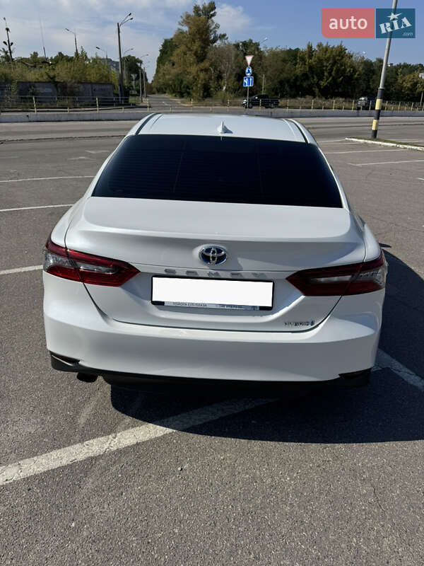 Седан Toyota Camry 2021 в Киеве