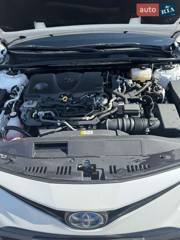 Седан Toyota Camry 2021 в Киеве