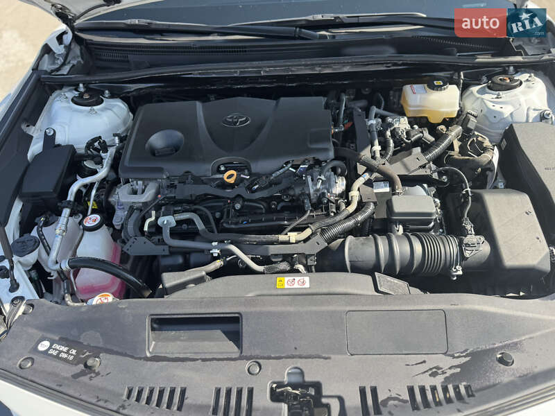 Седан Toyota Camry 2021 в Киеве