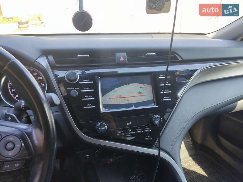 Седан Toyota Camry 2019 в Сумах