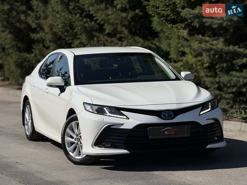 Седан Toyota Camry 2021 в Тернополе