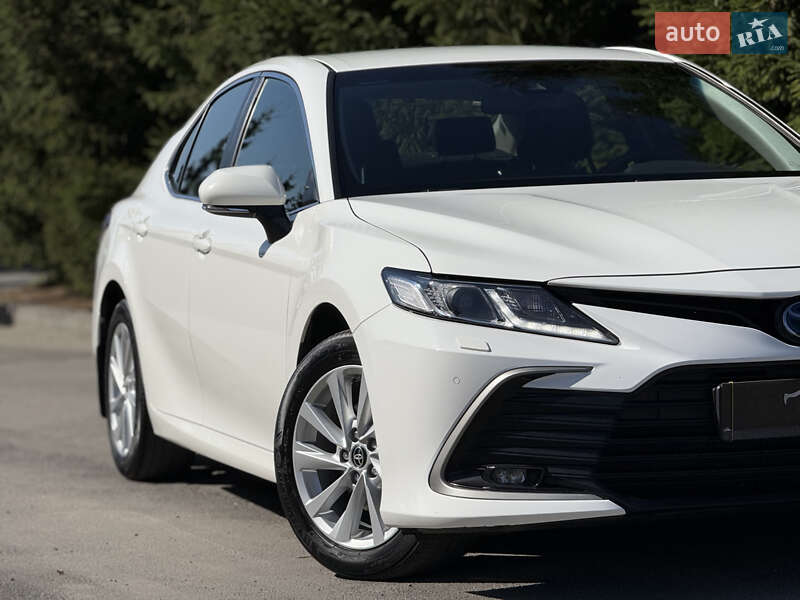 Седан Toyota Camry 2021 в Тернополе