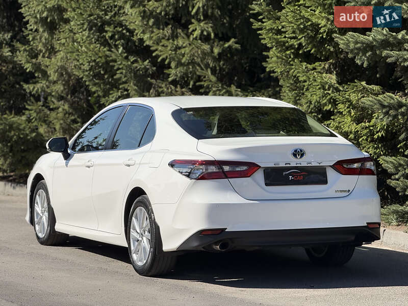 Седан Toyota Camry 2021 в Тернополе