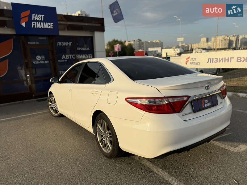 Toyota Camry 2016