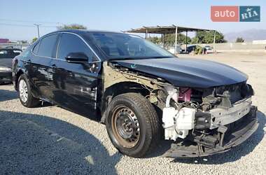 Седан Toyota Camry 2018 в Киеве