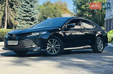 Седан Toyota Camry 2018 в Каменском