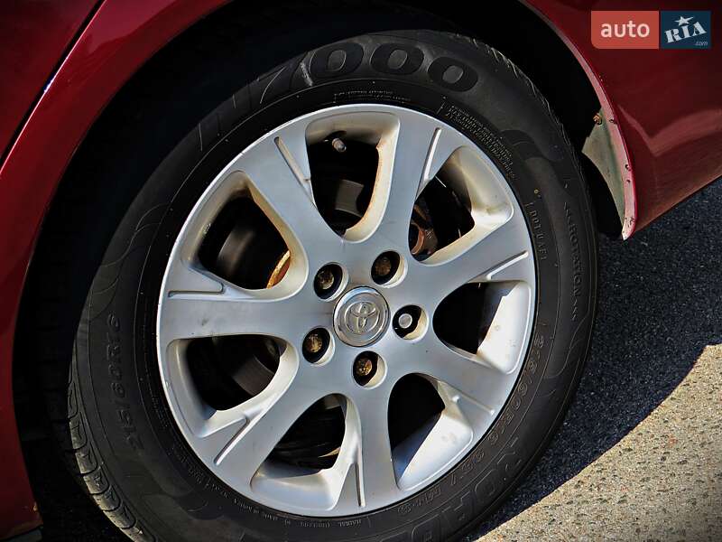 Седан Toyota Camry 2004 в Черкасах