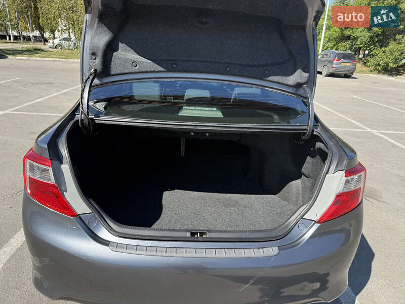 Седан Toyota Camry 2012 в Запоріжжі