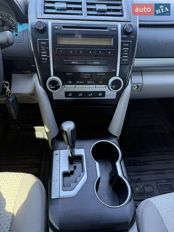 Седан Toyota Camry 2012 в Запоріжжі