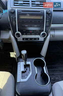 Седан Toyota Camry 2012 в  фото 13 Седан Toyota Camry 2012 в