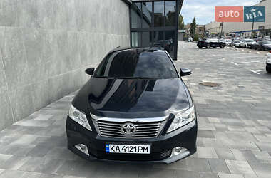 Седан Toyota Camry 2013 в 