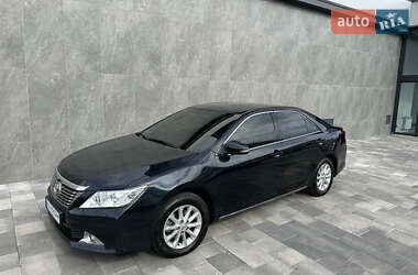 Седан Toyota Camry 2013 в 