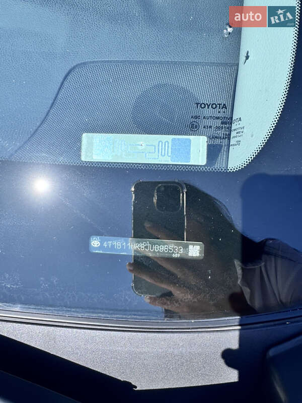 Седан Toyota Camry 2018 в Одессе