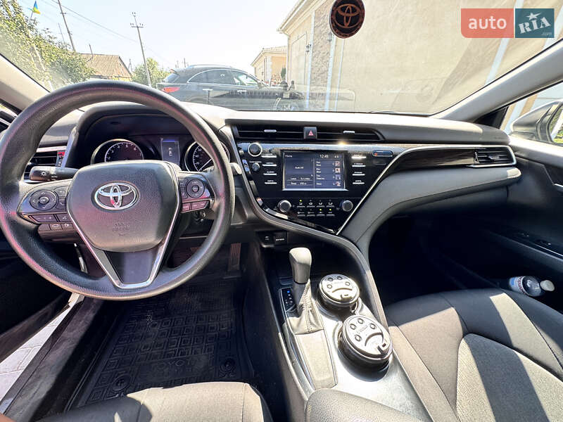 Седан Toyota Camry 2018 в Одессе