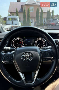 Седан Toyota Camry 2018 в 
